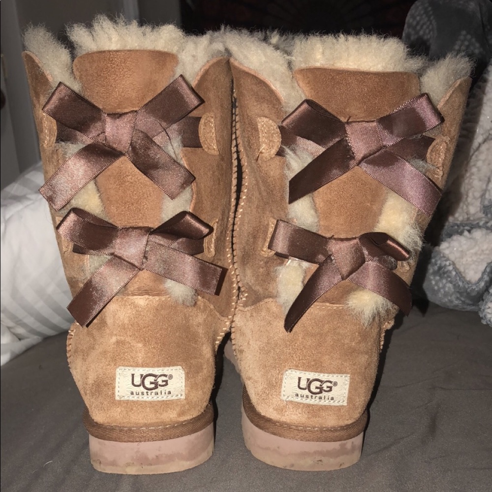 Bailee bow tan uggs